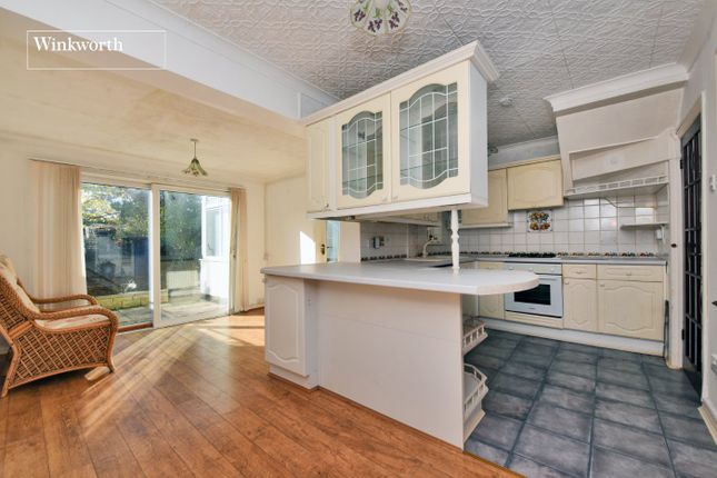 Buckland Way, Worcester Park photo 3