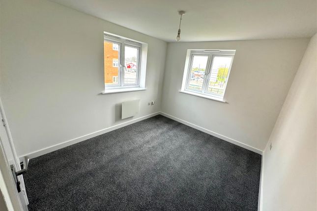 20, Eliot Gardens, Coventry photo 5