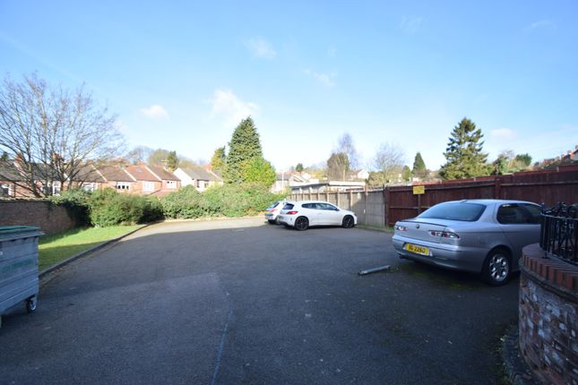 Flat for sale in Ryans Court, Ridgway Road, Luton, Bedfordshire