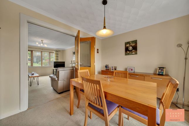 7 Cae Calch, Caerphilly photo 4