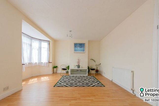 flat 6, 2-10, Billet Road, London photo 4