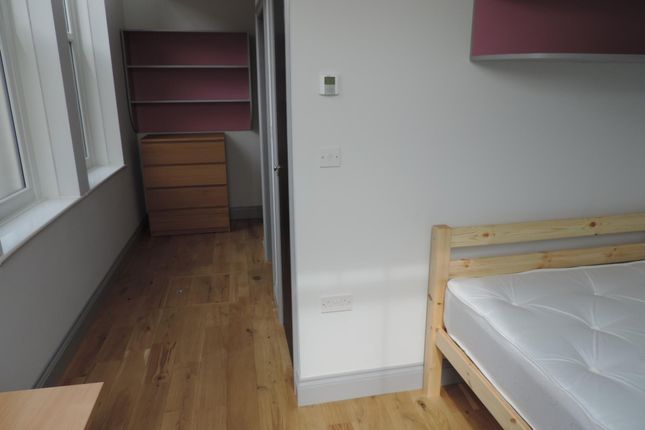 Pink Suite, Lustrous House, Gillingham photo 4
