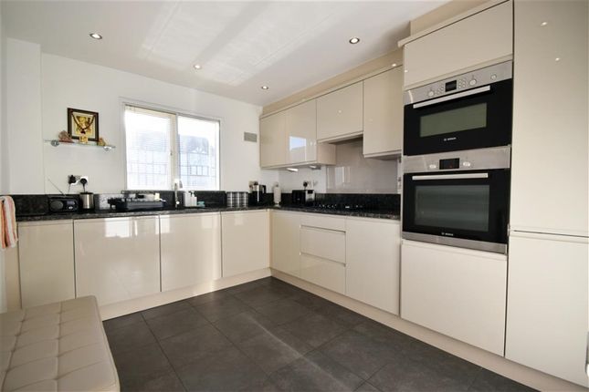 Flat 34, 34 South View Gardens, Schools Hill, Cheadle photo 4