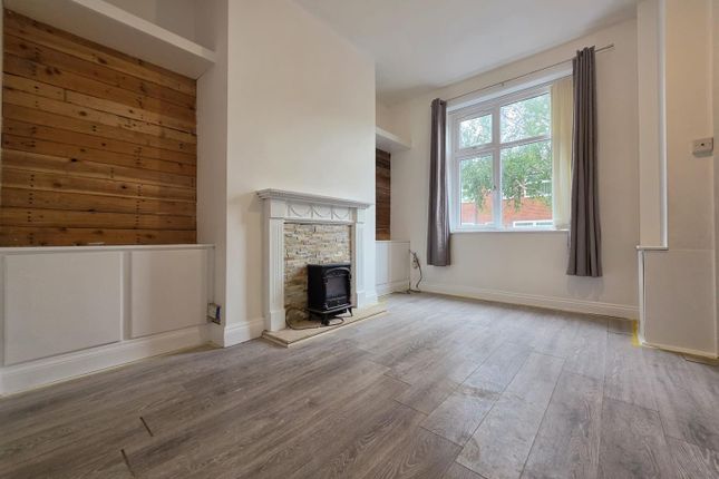 23, Kenyon Avenue, Oldham photo 2