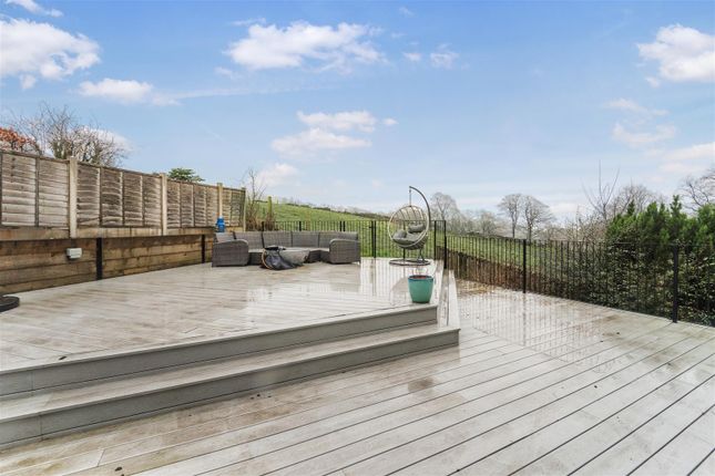 4, Lyndale Close, Rossendale photo 3