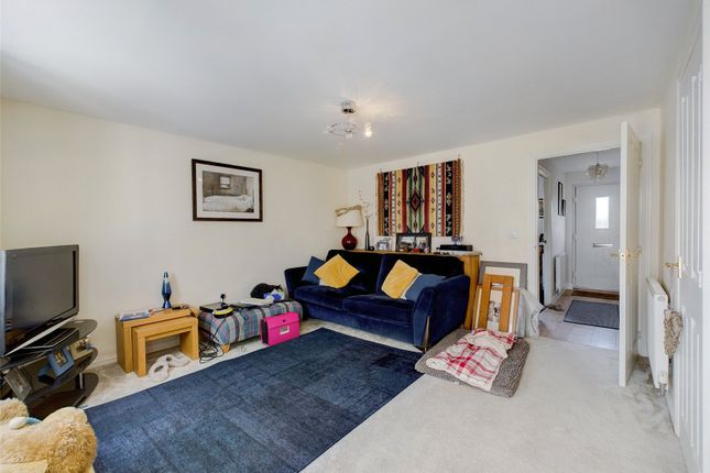 7, Cowsley Drive, Gloucester photo 3
