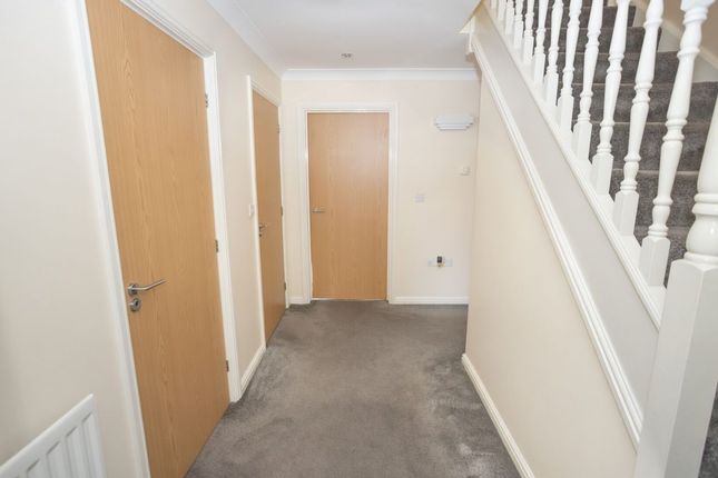 16 Albermarle Close, Leicester photo 4