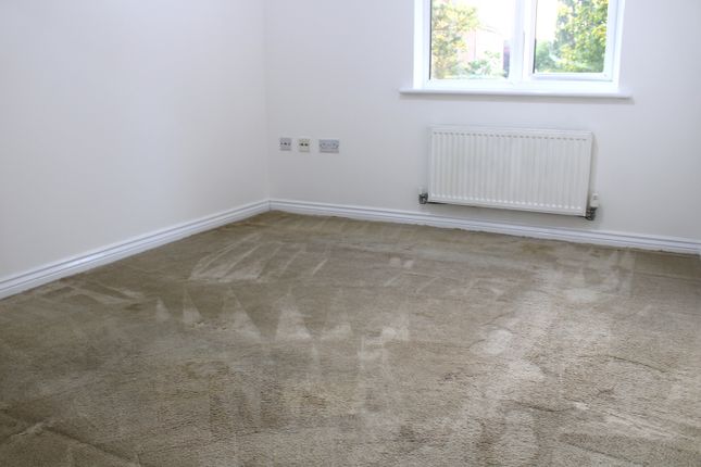 Bennington Drive, Borehamwood photo 4