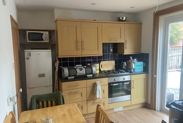 15, Victoria Road Devon, Exeter photo 2