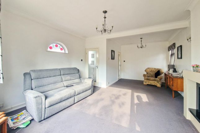 23, Branscombe Square, Thorpe Bay photo 3