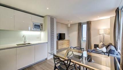 Flat to rent in Merchant Square East, London