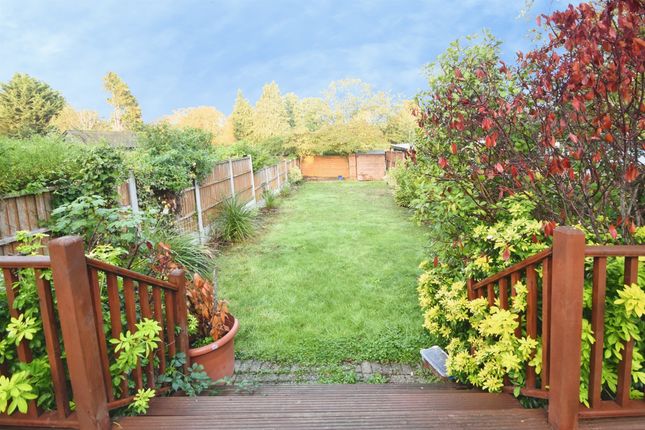 Lodge Avenue, Romford photo 2