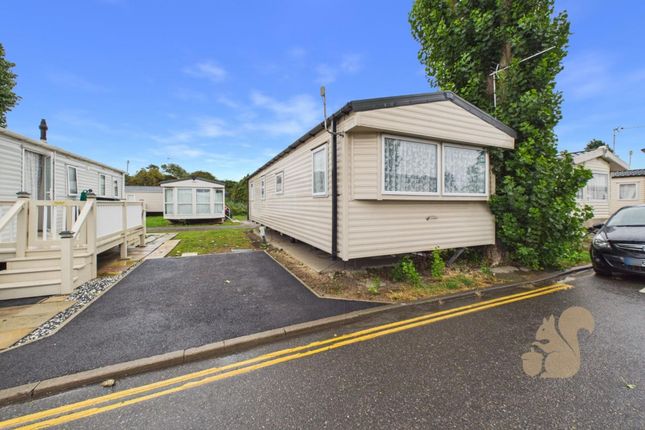 2-bed house on Felixstowe Beach Caravan Park, Walton Avenue, Felixstowe, £40,000