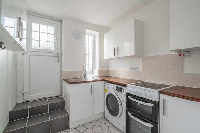 10, Olive Terrace, West Yorkshire photo 3