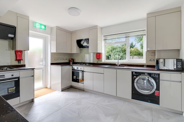 Room 4, 7, Rambler Close, Taplow photo 5