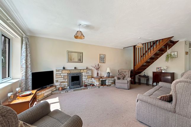 3, Chestnut Close, Sawston photo 2