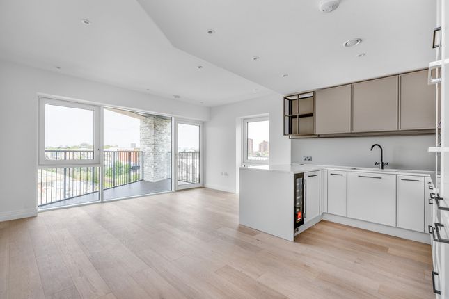 Thumbnail Flat for sale in Westwood House, Chelsea Creek