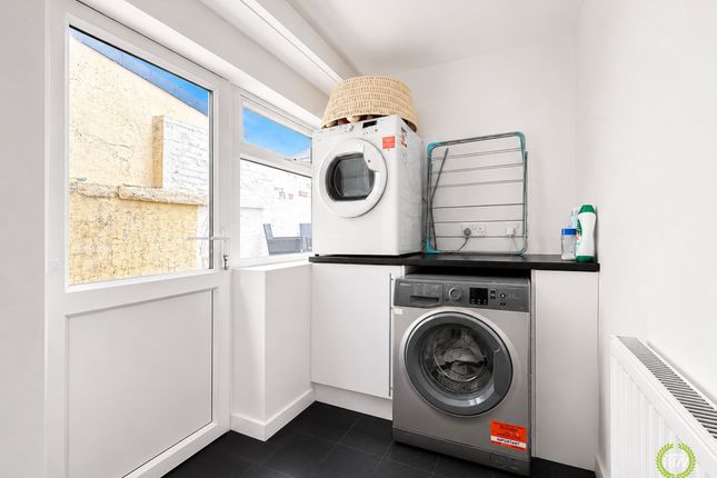 31 Anyon Street, Darwen photo 4