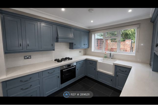 Milford Close, London photo 3