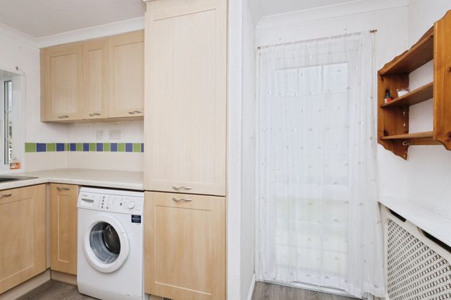 13, Beech Avenue, Deanland Wood Park, Hailsham photo 4