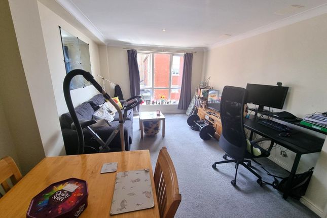 Flat 21, Glan Y Dwr Y Rhodfa, Barry photo 3