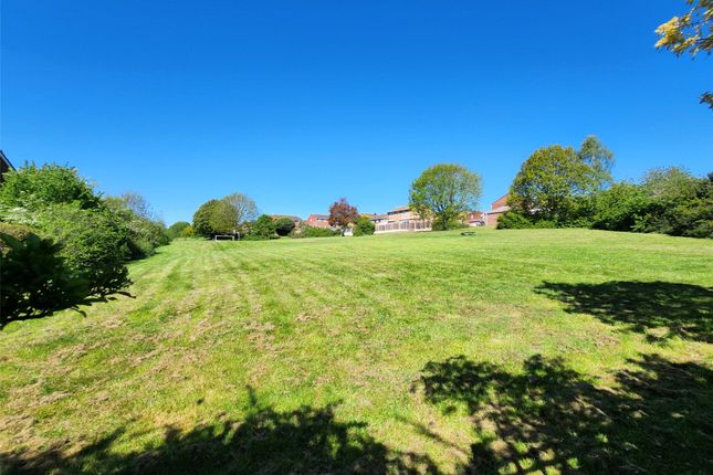 5, Keats Close, Nuneaton photo 4