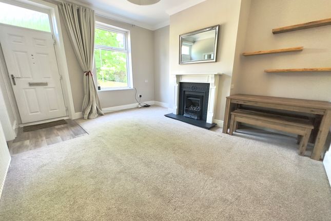 Thumbnail Town house to rent in Low Bank Street, Farsley, Pudsey