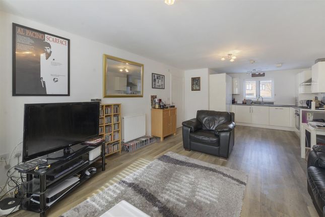 Flat 2, 6, Wills Crescent, West Malling photo 4