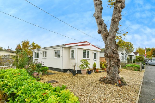 2-bed caravan on 3, Cannons Drive, Lechlade, £169,995