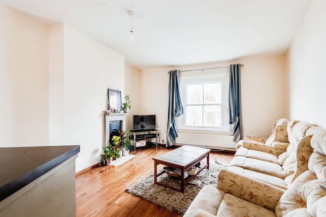 Flat for sale in Lombard Street, Abingdon