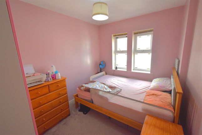 41, Cochrane Drive, Dartford photo 5