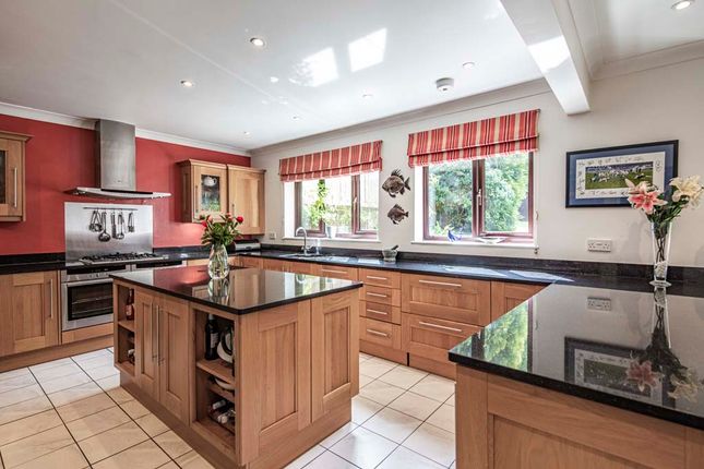 4 Hill Gardens, Streatley on Thames photo 3