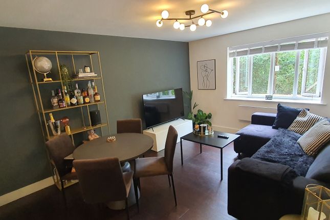 1 bed flat for sale in Fairfield Close, Mitcham CR4