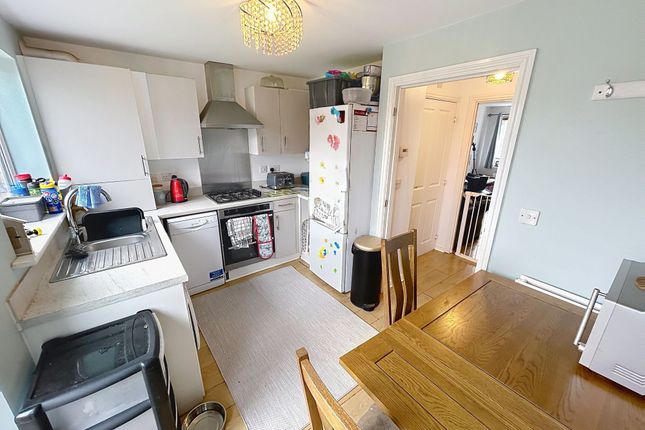 5d Heol Stradling, Bridgend photo 3