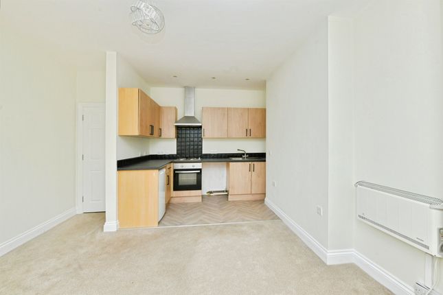 Flat 2, 36, Camperdown Street, Plymouth photo 3