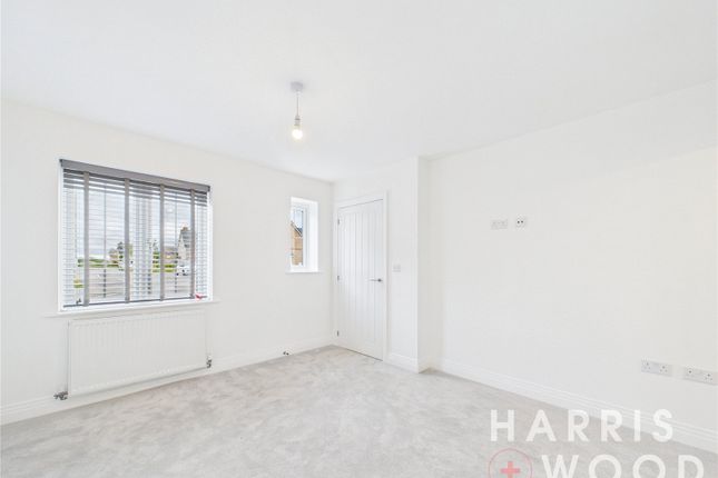 64, Cinderpath Way, Colchester photo 5