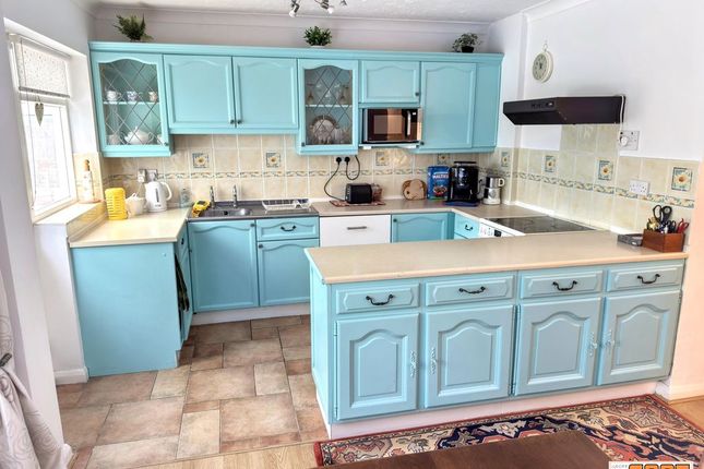 9, St. Leonards Avenue, Hayling Island photo 4