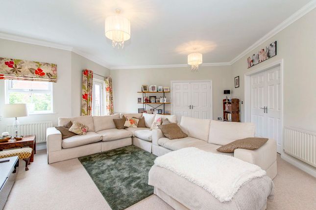82, Featherstone Grove, Newcastle Upon Tyne photo 4