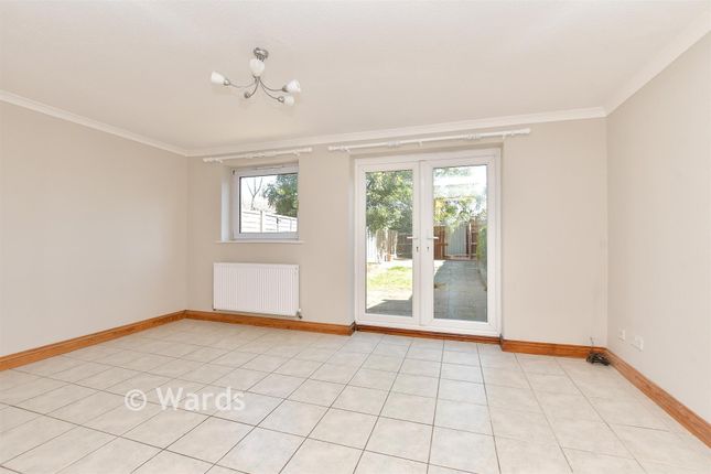 6, Sanders Court, Sheerness photo 4