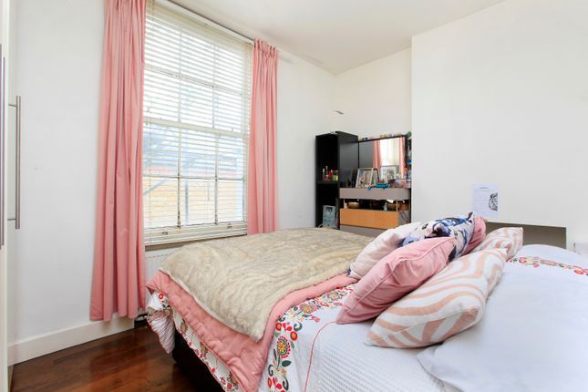 Flat for sale in Rectory Grove, Clapham, London