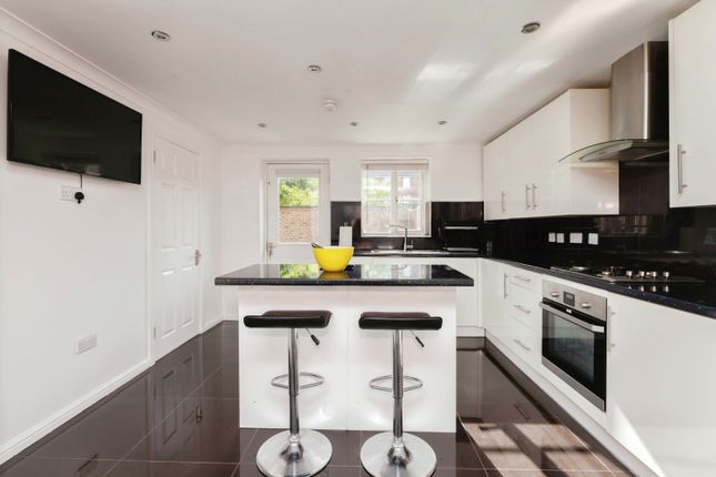 63, Hawkins Drive, Grays photo 2