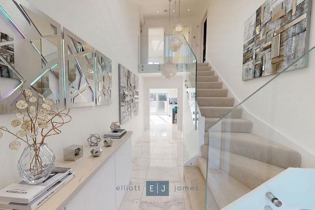 43, Marjorams Avenue, Loughton photo 2