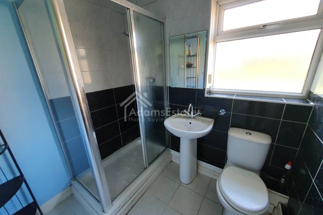 30, Lidgate Gardens, Dewsbury photo 5