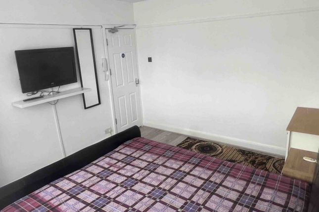 Beautiful Double En-Suite Room To Let In Edgware, Ha8 For Â£1000Pcm