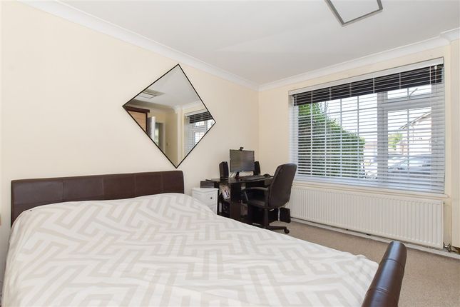 Shepherd Close Southgate, Crawley photo 4