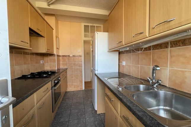 Flat for sale in Wingrove Road, London