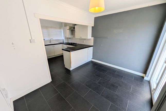 7, Earls Mede, Cwmbran photo 3