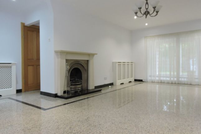 82, Mansfield Avenue, Barnet photo 3