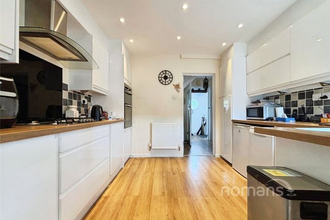 9, Sandhills Lane, Surrey photo 4