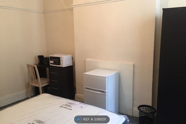 Room to rent in Summerfield Crescent, Birmingham